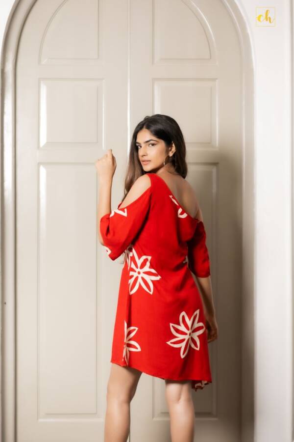 CH065 - Drop shoulder dress with varied hem - Image 4