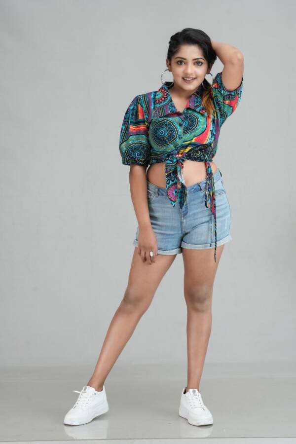 CH075 Puff Sleeved Crop Top - Image 3